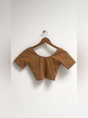 Studio K Siri Ballet Crop  Scoop-Neck Top in Iced Latte, Small